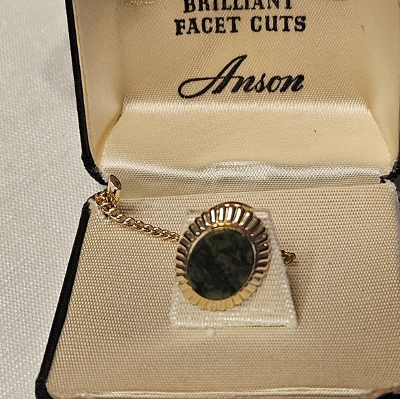 Vintage Agate Stone Tie Tack in a Gold-Tone Setting With T Bar and Chain - Picture 6 of 13